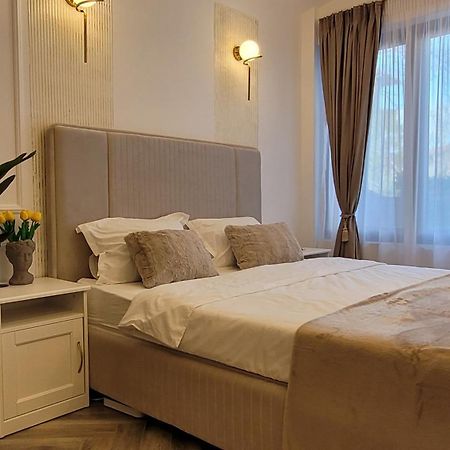 Appartamento Luxury Mansion Bucarest Esterno foto