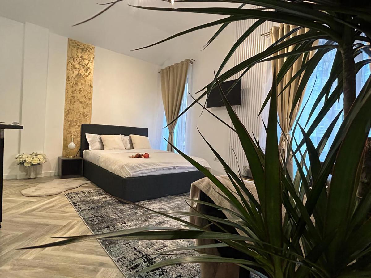 Appartamento Luxury Mansion Bucarest Esterno foto