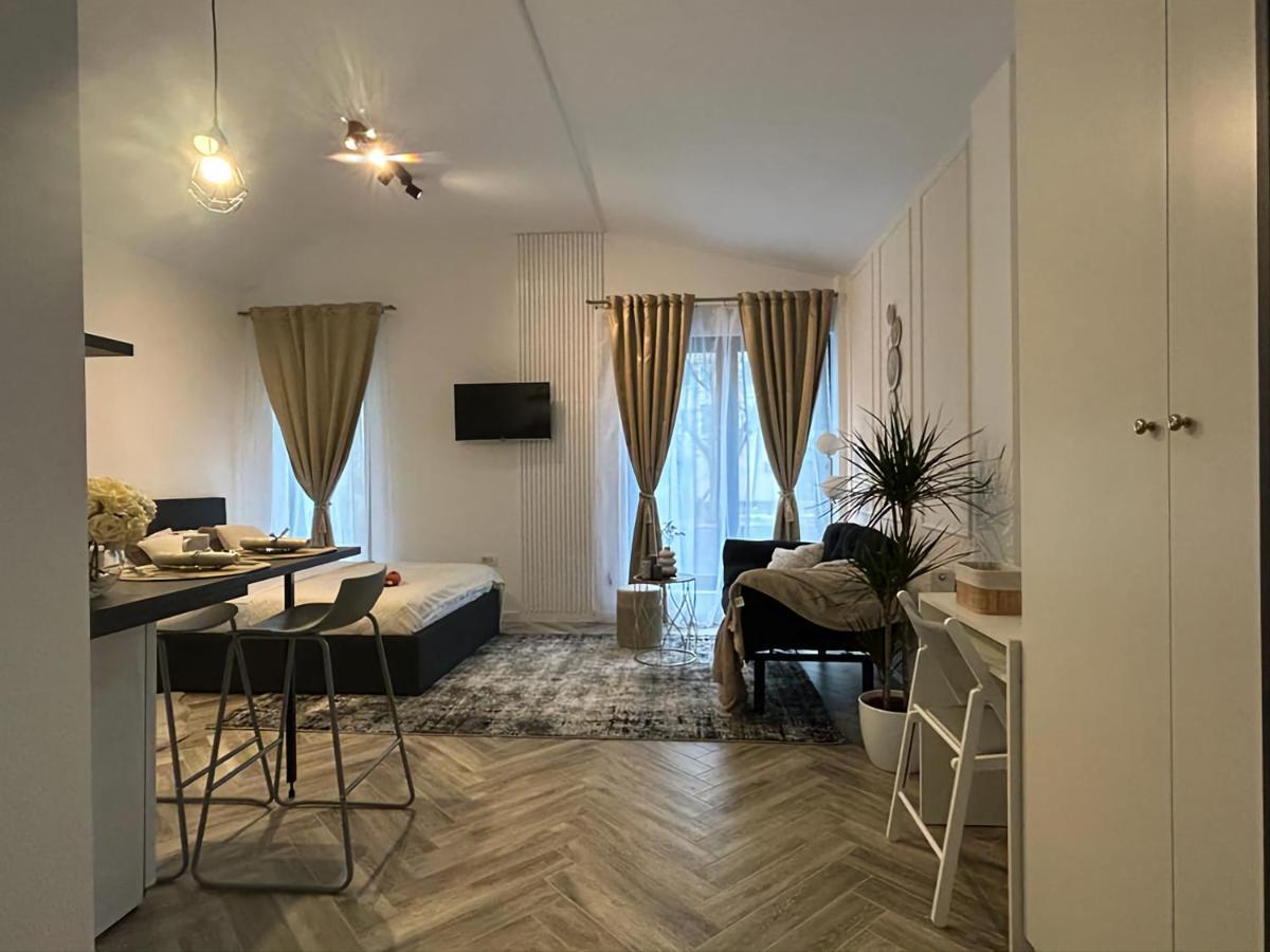 Appartamento Luxury Mansion Bucarest Esterno foto