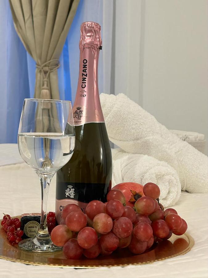 Appartamento Luxury Mansion Bucarest Esterno foto
