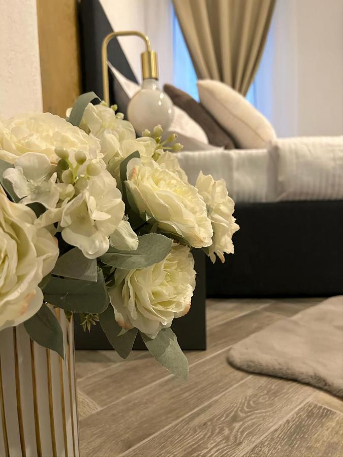 Appartamento Luxury Mansion Bucarest Esterno foto