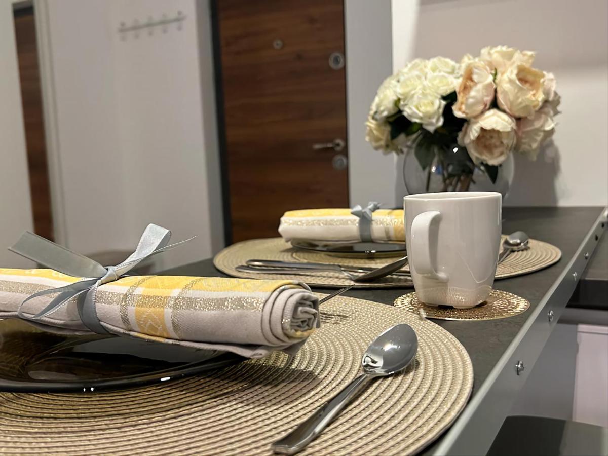 Appartamento Luxury Mansion Bucarest Esterno foto