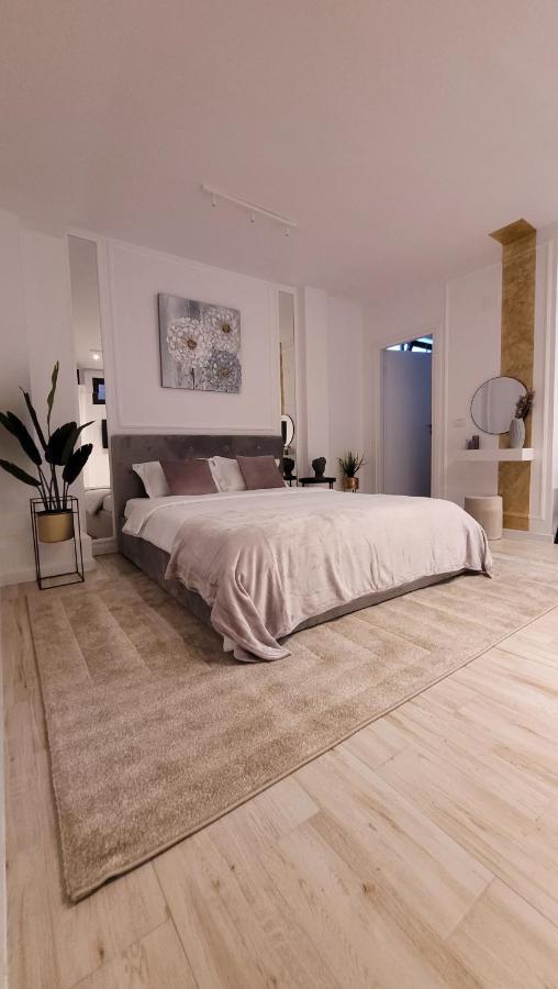 Appartamento Luxury Mansion Bucarest Esterno foto