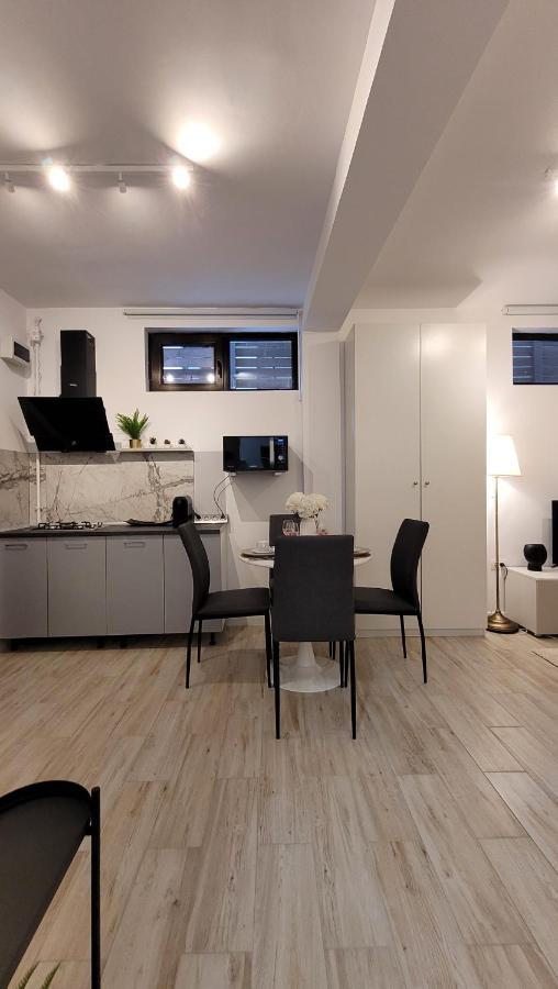 Appartamento Luxury Mansion Bucarest Esterno foto