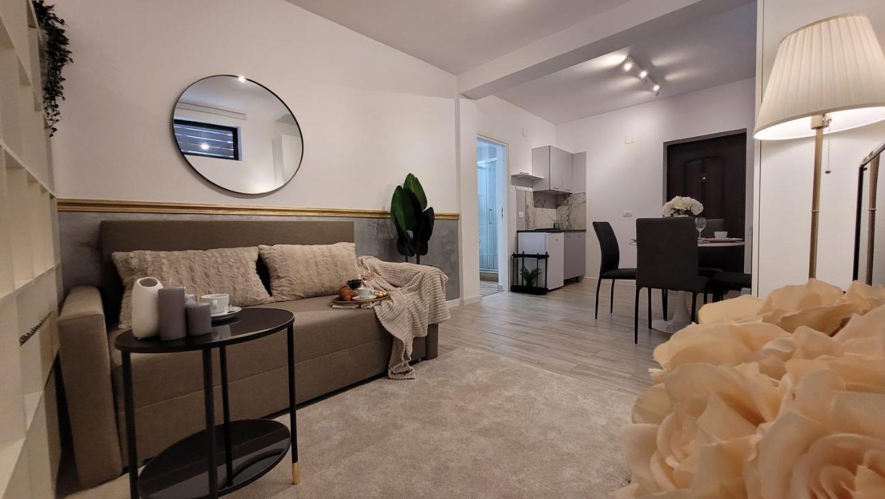 Appartamento Luxury Mansion Bucarest Esterno foto