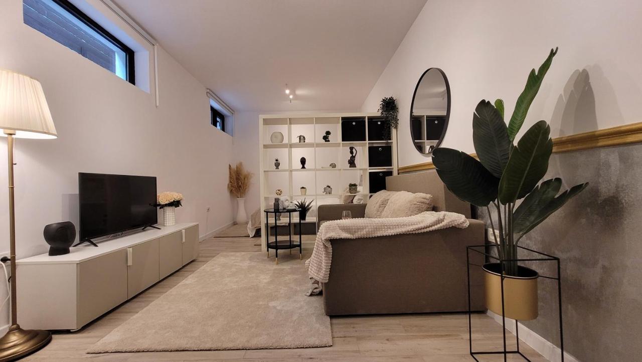 Appartamento Luxury Mansion Bucarest Esterno foto